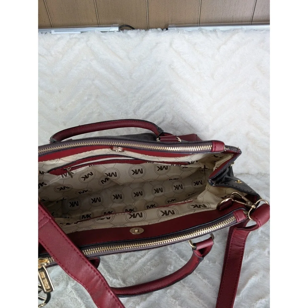 Michael Kors SUTTON MEDIUM SIGNATURE SATCHEL Brown And Gold with hand bag
